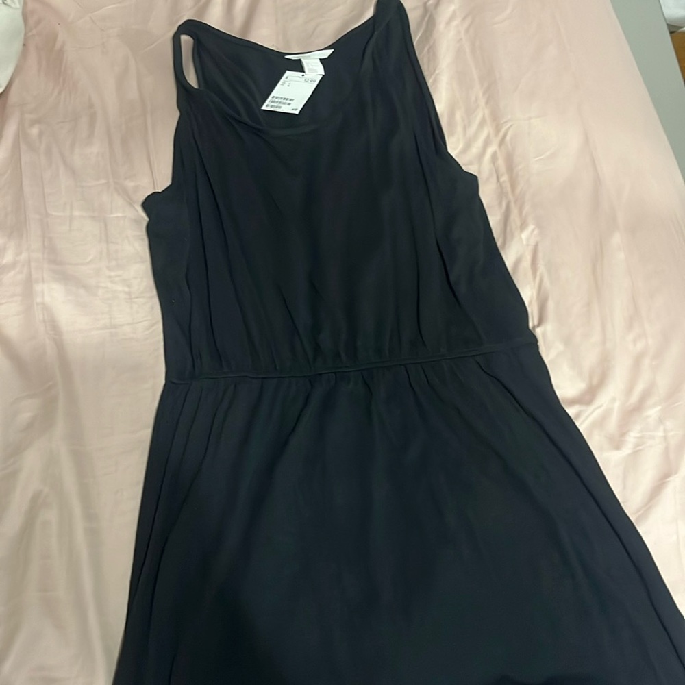 Comfortable Flow Dress, In Black, Medium Neckline, Thick Straps